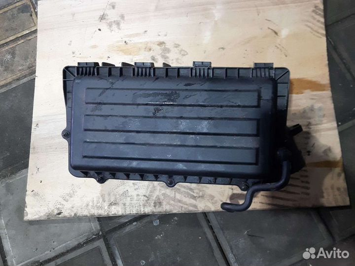 Корпус воздушного фильтра Volkswagen Polo 5