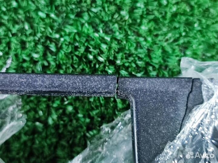 Молдинг крышки багажника Mercedes Benz C-Class W2