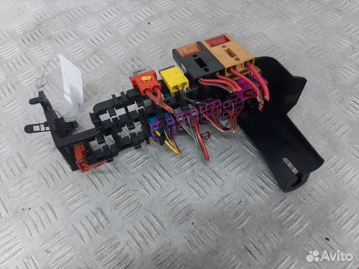 Блок реле Volkswagen Passat B5 2001 8D1937545