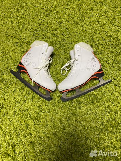 Коньки фигурные, женские