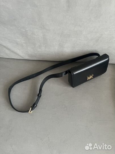 Поясная сумка Michael Kors черная