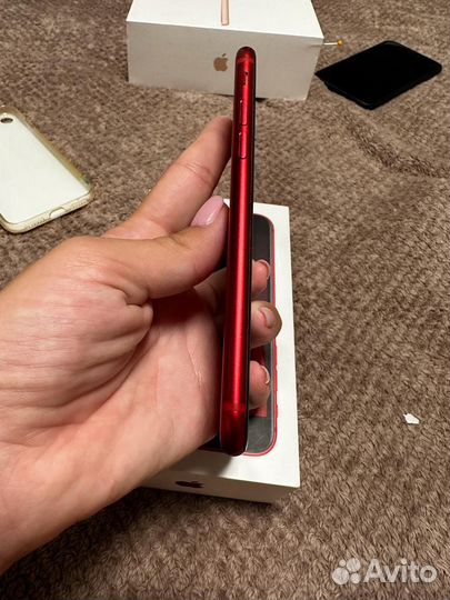 Телефон iPhone se 2020 64 gb