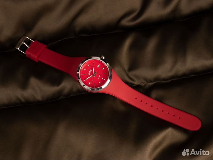 Часы Guess