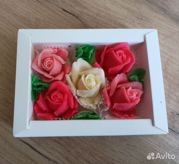 Шоколадные наборы, цветы, букеты