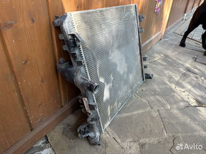 Радиатор Jeep Wrangler оригинал M160 334-G бу