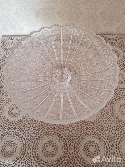 Ваза для фруктов на ножке снежок