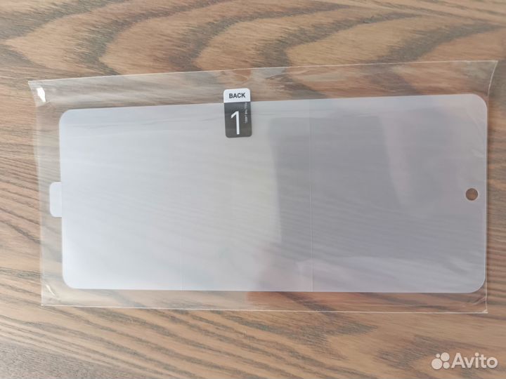 Чехол и защитную пленку на смартфон