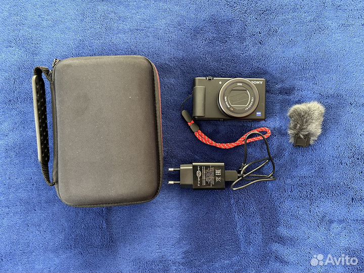 Камера Sony ZV-1 + кейс + карта памяти + ремешок