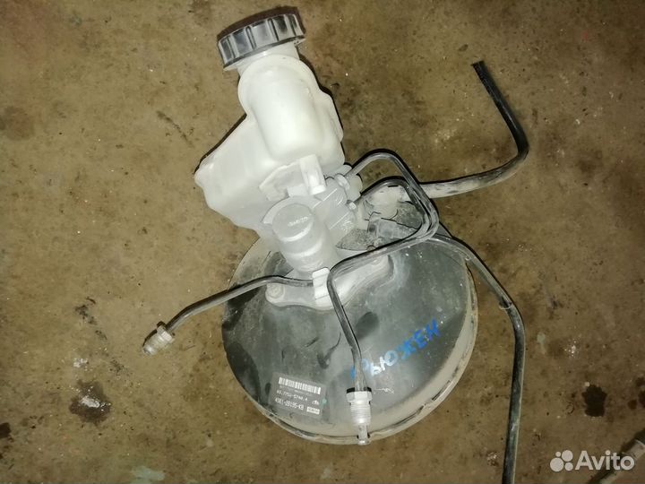 Вакумный усилитель тормозов Ford Fusion