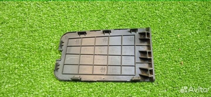 Накладка багажника задняя правая Kia Ceed JD G4FG