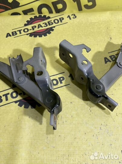 Петли крышки багажника левая и правая Solaris 1