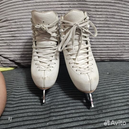 Фигурные коньки edea