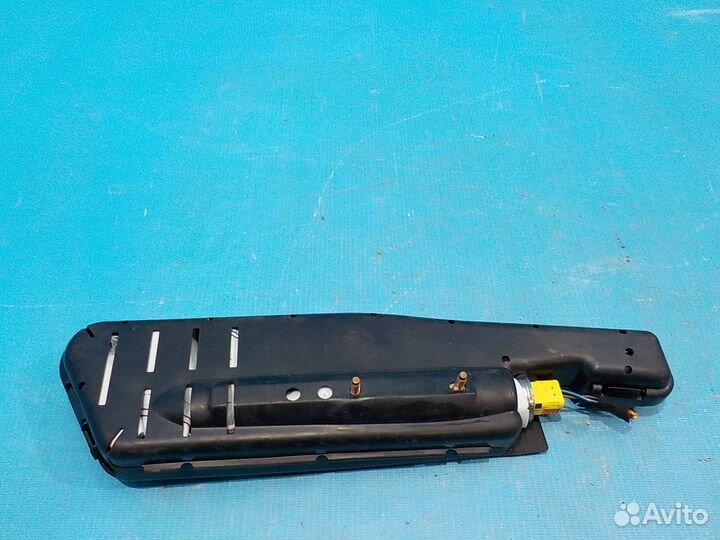 Подушка безопасности боковая правая в сиденье opel Astra J 2010-2017