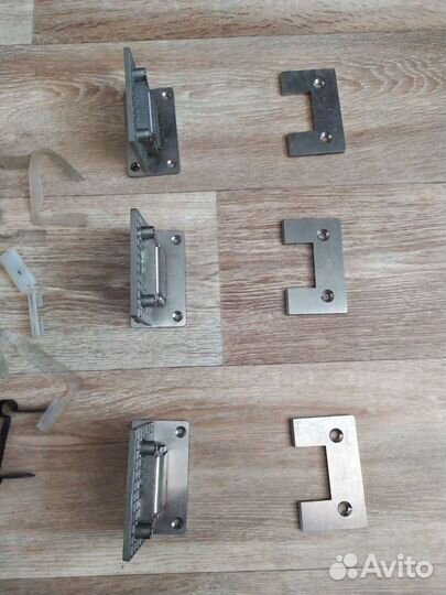 Петли для стеклянных дверей