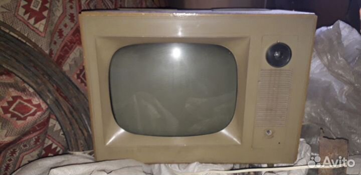 Телевизор Рекорд 64