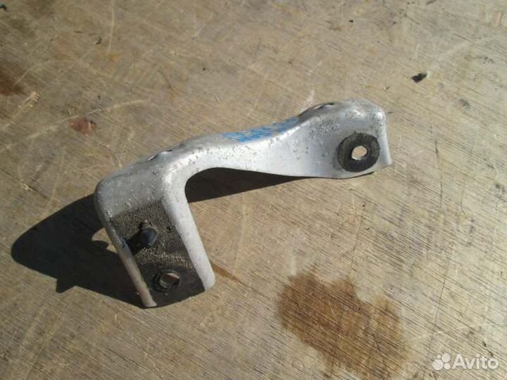 Крепление бампера заднее правое Subaru Legacy BP5