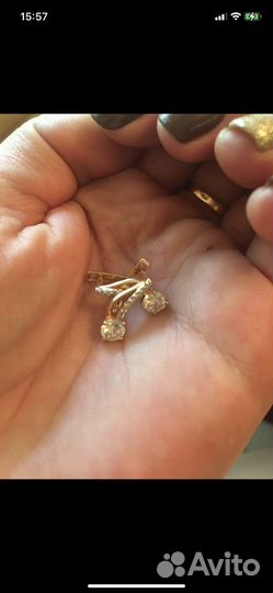 Золотые серьги с фионитами