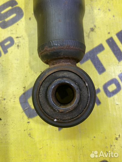 Задняя стойка Hyundai Santa Fe 1