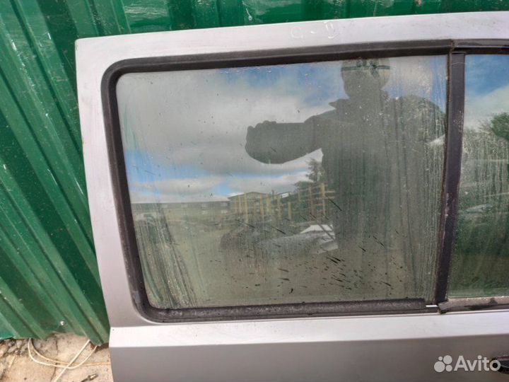 Стекло дверное заднее левое Volkswagen Golf 2