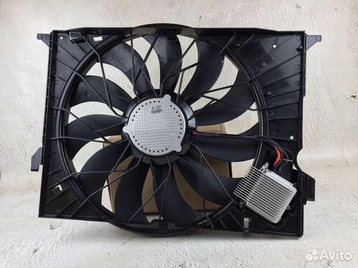 Вентилятор Mercedes W209 W211 C216 C219 W221