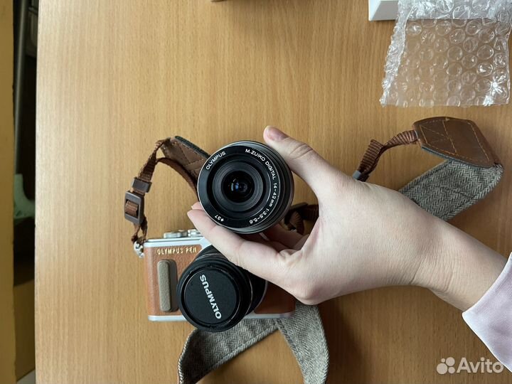 Olympus pen e pl8 + два объектива (кит и 45 мм)
