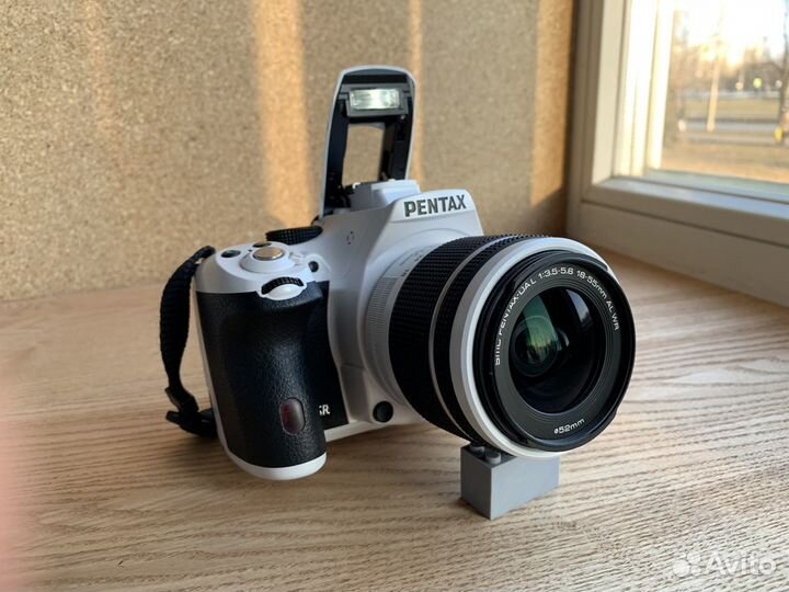 Зеркальный фотоаппарат Pentax K-50 белый, Япония