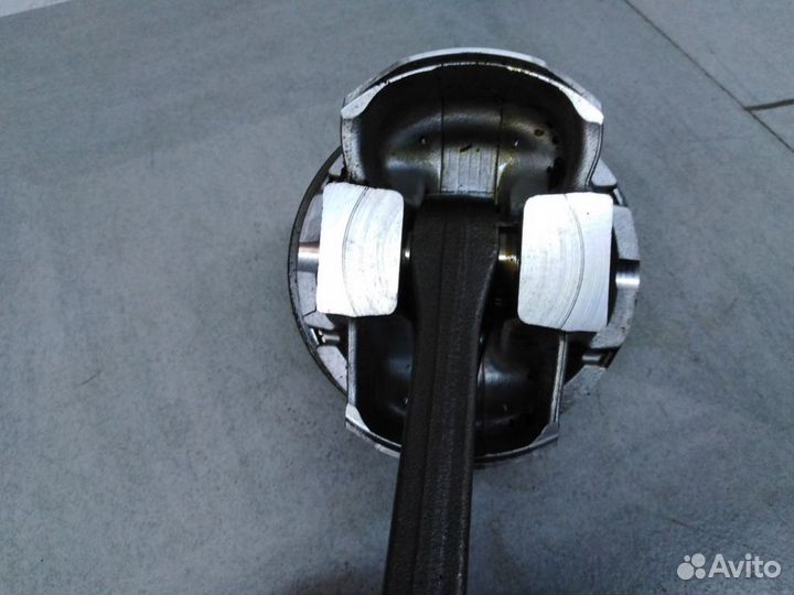 Поршень с шатуном Инфинити