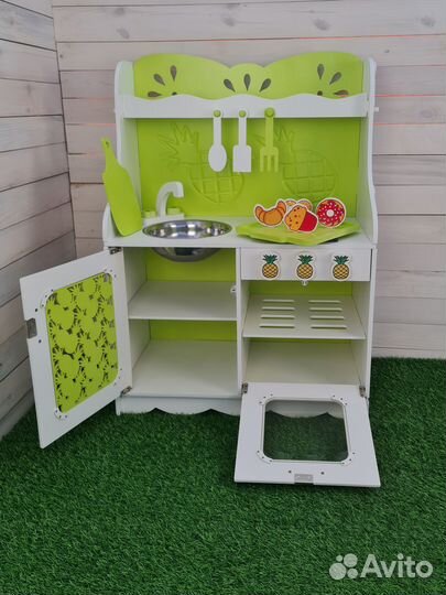Деревянная кухня игровая 