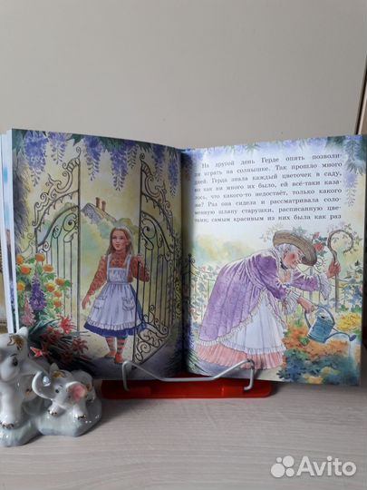 Книги детские - П.Бажов, Х.К.Андерсен, Ю.Олеша