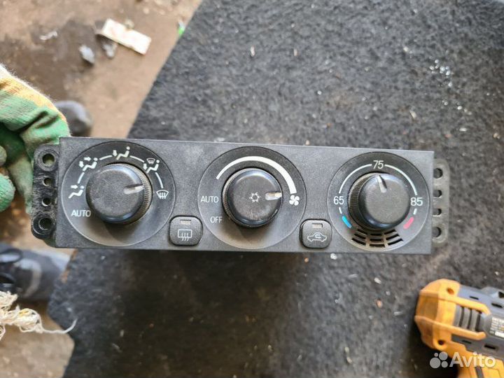 Блок управления климат-контролем Mitsubishi Pajero
