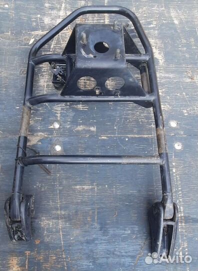 Кронштейн запасного колеса Toyota Land Cruizer 80