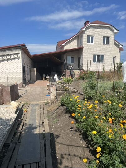 Дом 320 м² на участке 45 сот.