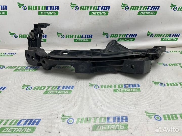 Кронштейн фары передний левый Volkswagen Golf Vi