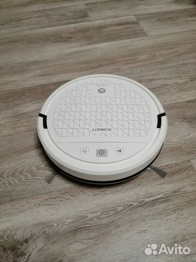 Робот пылесос Scarlett