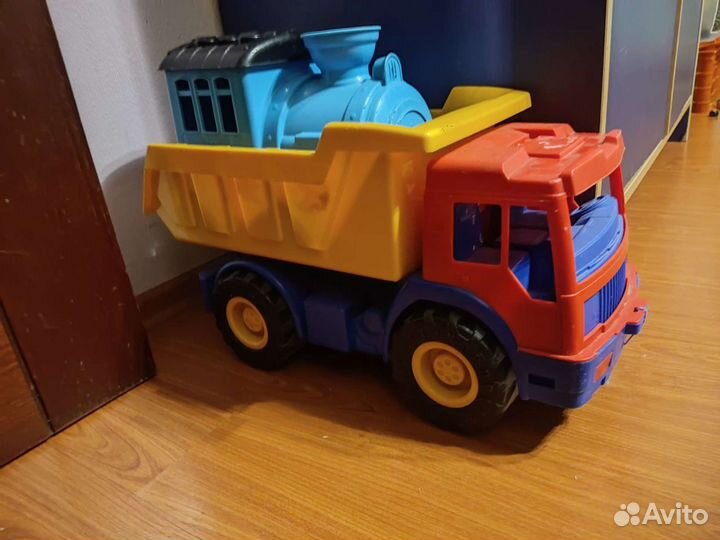 Грузовик и Mega bloks Паровоз