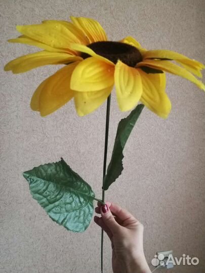Искусственные цветы подсолнухи