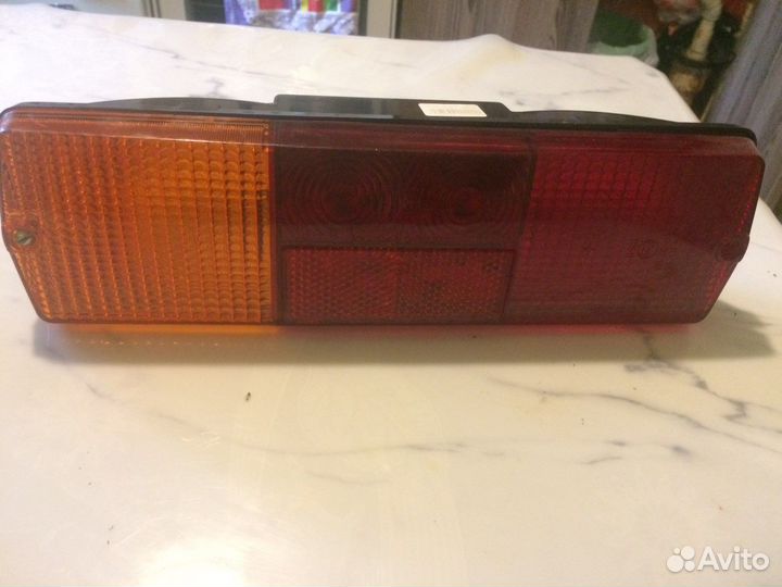 Задний правый фонарь газ-зил