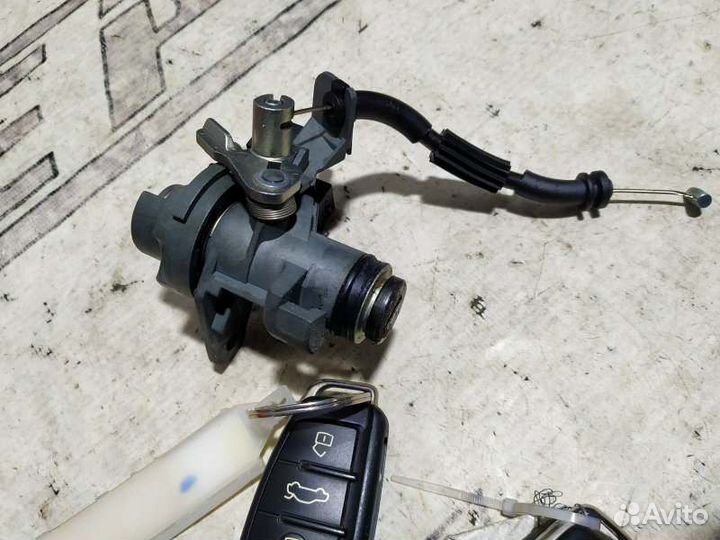 Замок зажигания Audi A4 B7 2.0 BWE 2007