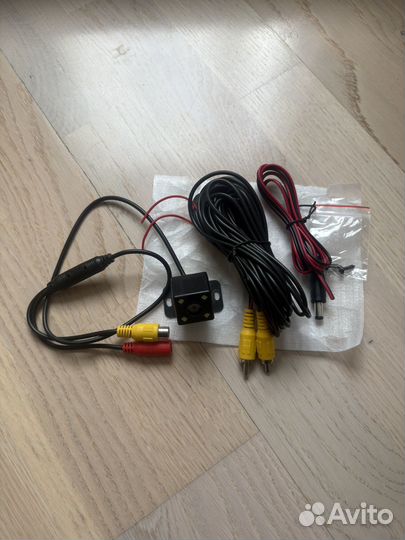 Автомобильная камера заднего вида