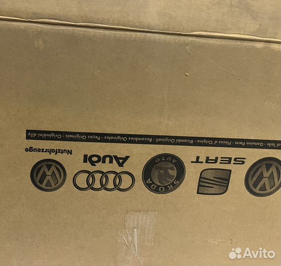 Накладка панели приборов Tiguan2 5NB857189E HZG