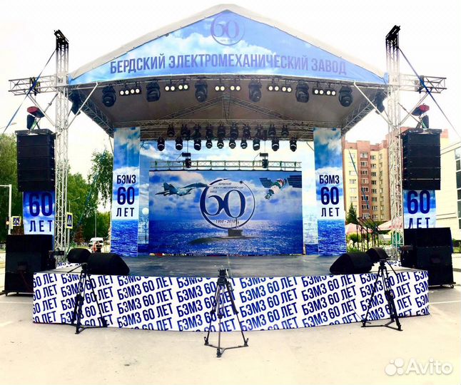 Сцена разборная 10 на 7 м