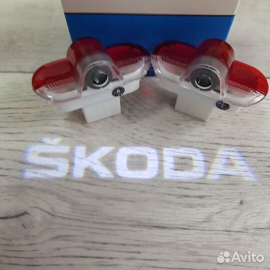 Проекция в двери Шкода Октавия А5 RS