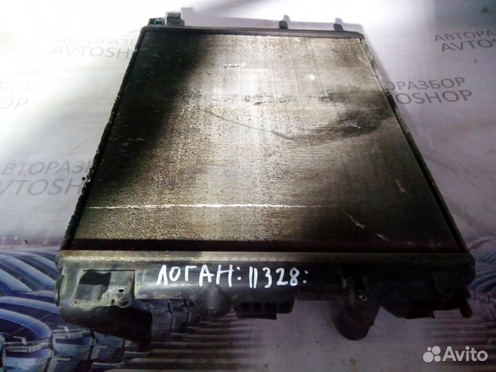 Радиатор охлаждения Renault Logan