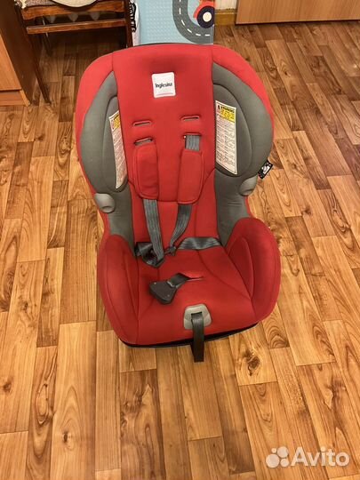 Автомобильное кресло