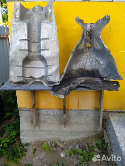 Бмв е39 термоэкран на днище