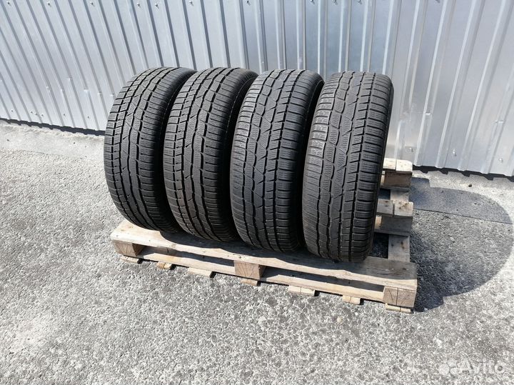 Continental ContiWinterContact TS 830 P 215/60 R16 110K