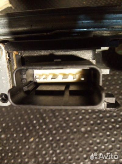 Стеклоподъемник задний правый Citroen C4 2008