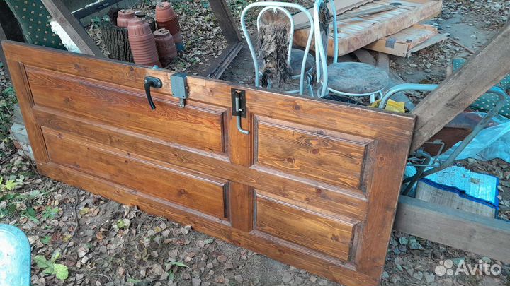 Дверь входная деревянная