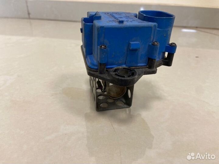 Резистор охлаждения двигателя Peugeot 308