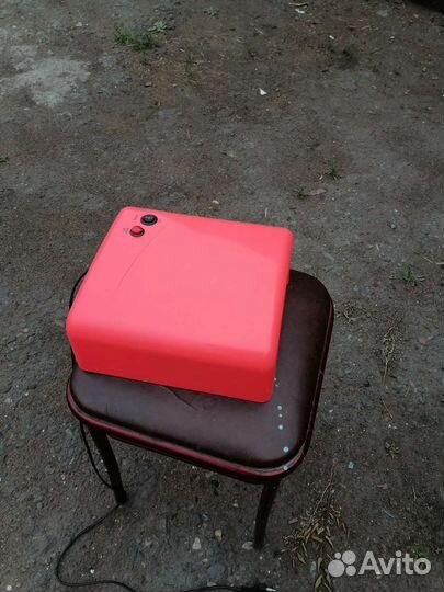 Лампа для сушки ногтей